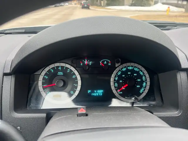 2010 Ford Escape XLT 4WD Low Mileage - Photo 8