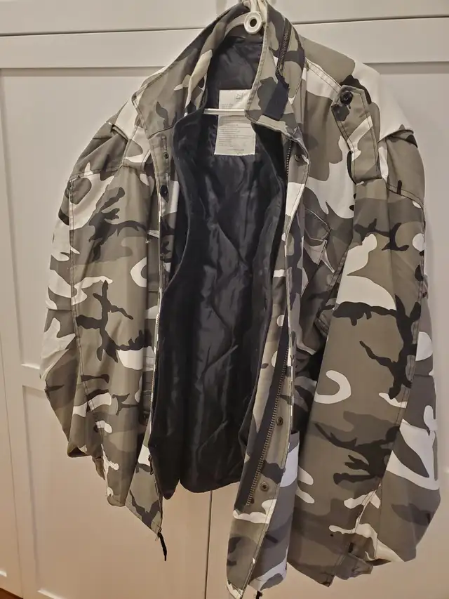 Beautiful spring and fall camo men's coat - Photo 7