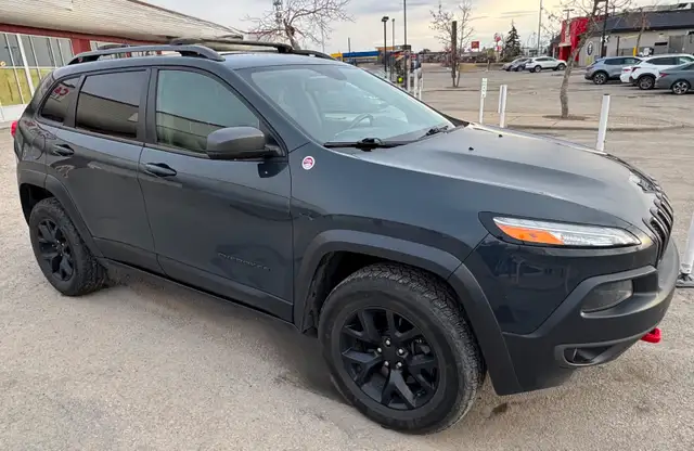 Jeep Cherokee Trailhawk - Photo 2