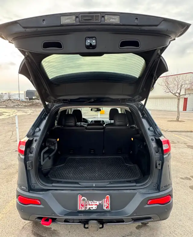 Jeep Cherokee Trailhawk - Photo 8