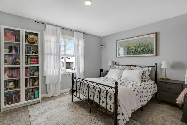 3 Bed 1.5 Bath Townhouse in Clairmont Available May 1st! - Photo 6