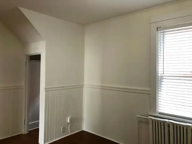 STEPS FROM QUEEN'S - BEAUTIFUL INCLUSIVE 3 BEDROOM! - Photo 7