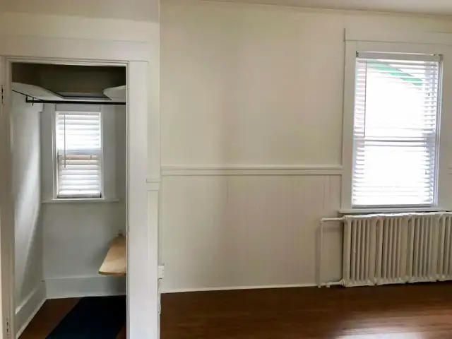 STEPS FROM QUEEN'S - BEAUTIFUL INCLUSIVE 3 BEDROOM! - Photo 8