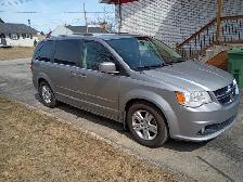 Dodge Caravan 2016 Crew 13,000nég