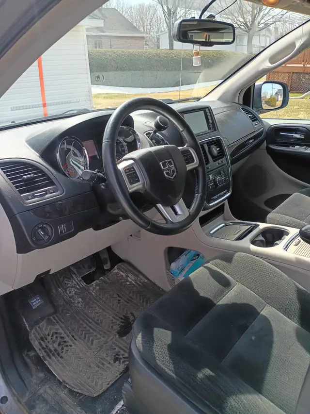 Dodge Caravan 2016 Crew 13,000nég - Photo 2