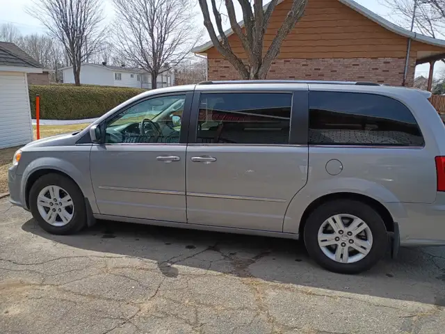 Dodge Caravan 2016 Crew 13,000nég - Photo 4