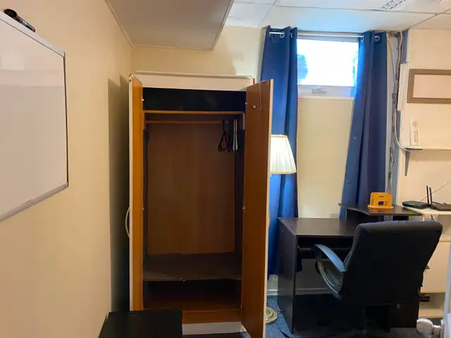 Room for RENT - 58 Woodstone Crescent - 5 MIN WALK TO SLC - Photo 4