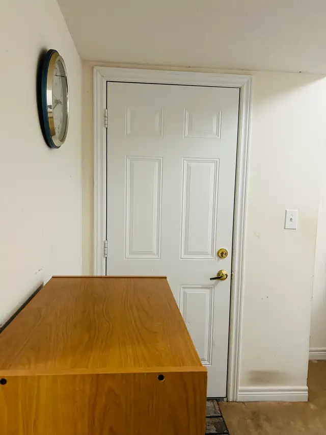 Furnished room with attached washroom and separate entrance - Photo 2