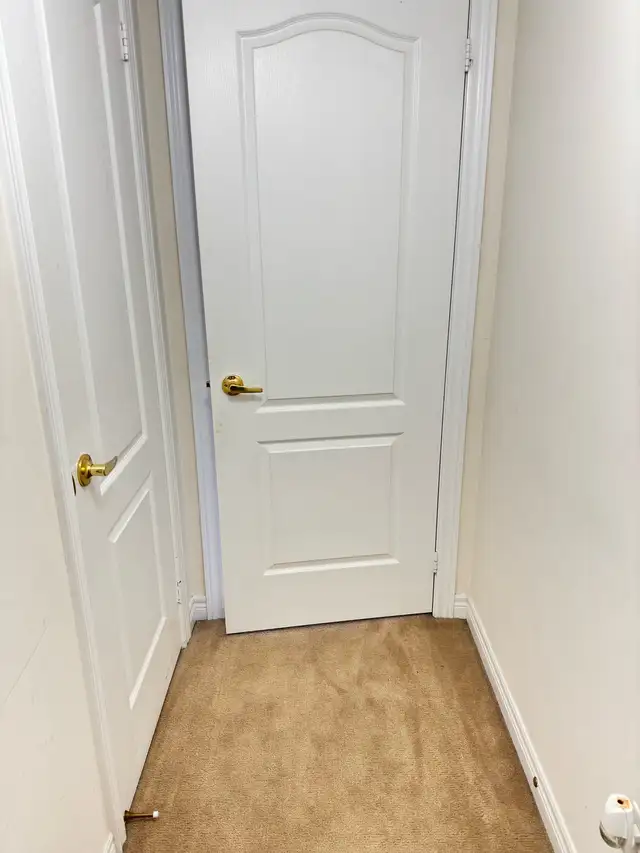 Furnished room with attached washroom and separate entrance - Photo 7