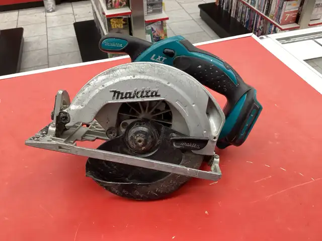 scie ronde Makita 6po 1/2 outil seulement