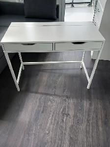 COMPUTER DESK