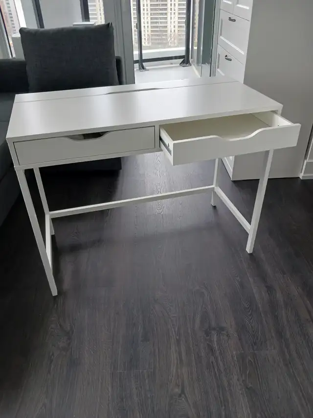 COMPUTER DESK - Photo 2