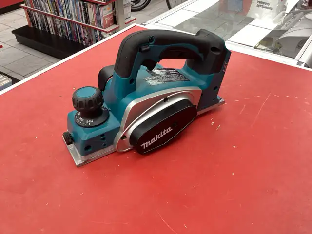 rabot électrique Makita outil seulement