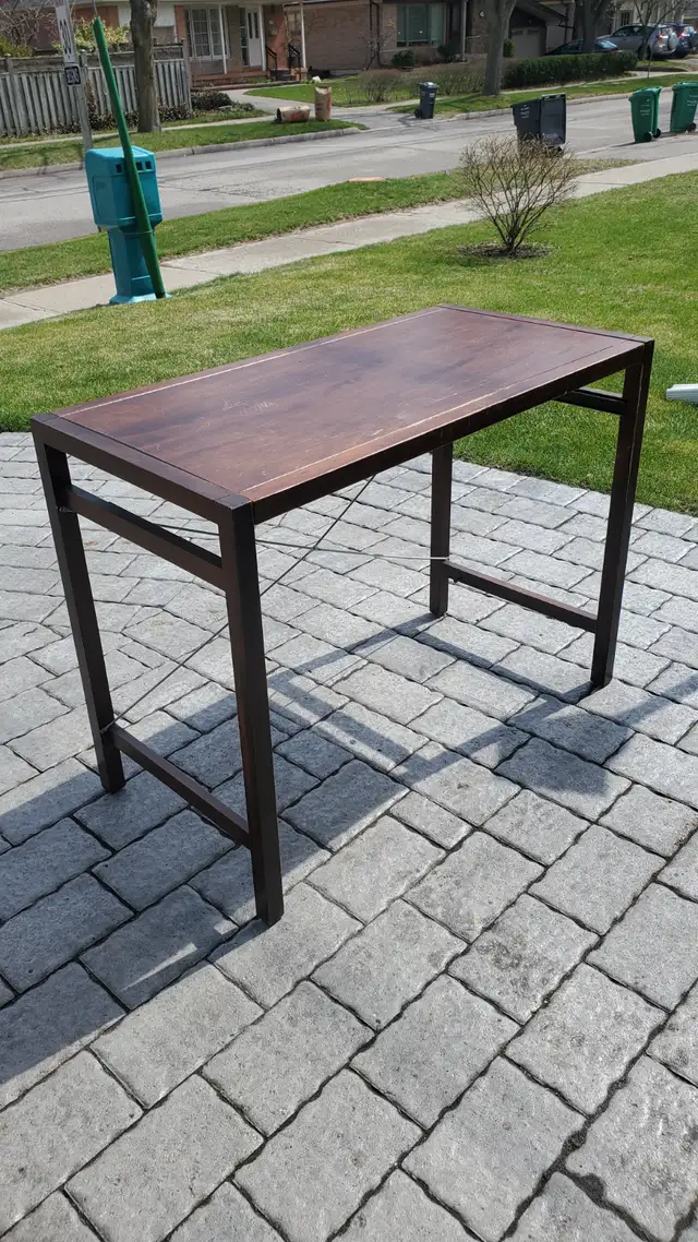 Table - Great for doing crafts or refinish - 40'x20'x30'