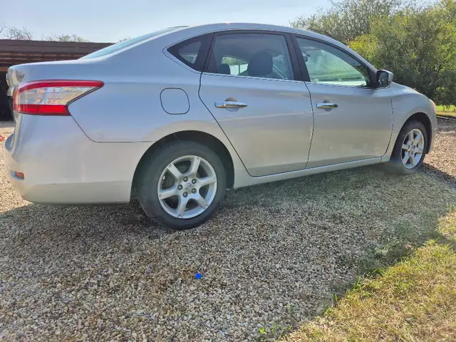 2013 nissan sentra - Photo 2