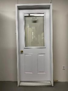 1362PA Porte d’acier 34″D Blanc Poignée laiton verre clair 23×37