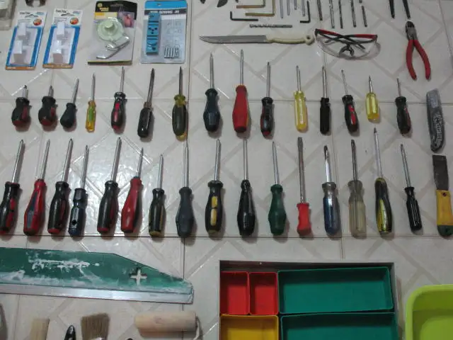 Hand Tools (400 pieces) , Power Tools, AND 1000's of Fasteners - Photo 5