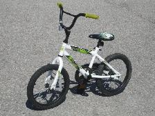 OUTGROWN BOY'S 16' MOVELO RUSH MOUNTAIN BIKE FIRST $45.00 FIRM!