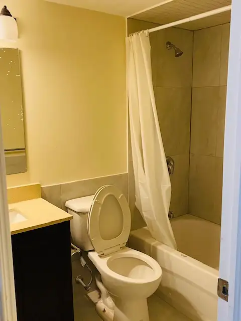 1 Bedroom For Rent in 3 Bedroom Legal Basement - Photo 8