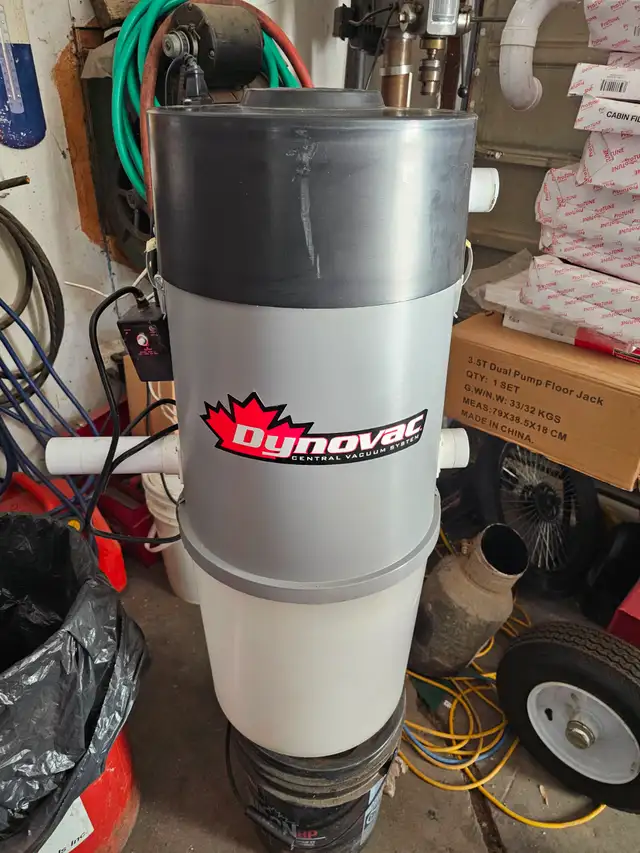 Dynavac builtin vacuum D-100 hardly used like new