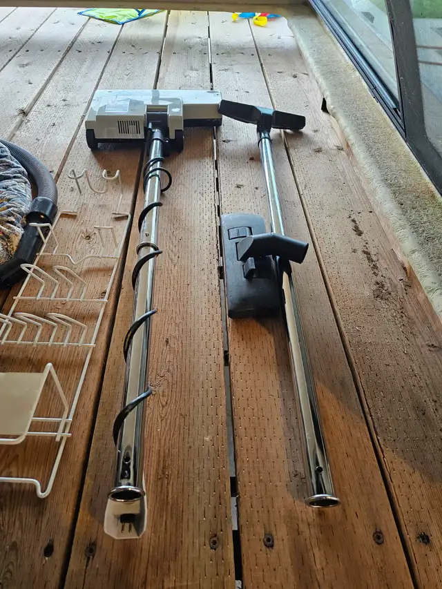 Dynavac builtin vacuum D-100 hardly used like new - Photo 2