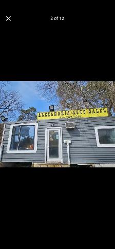 DEALERSHIP SPACE ON KINGSTON ROAD $2500