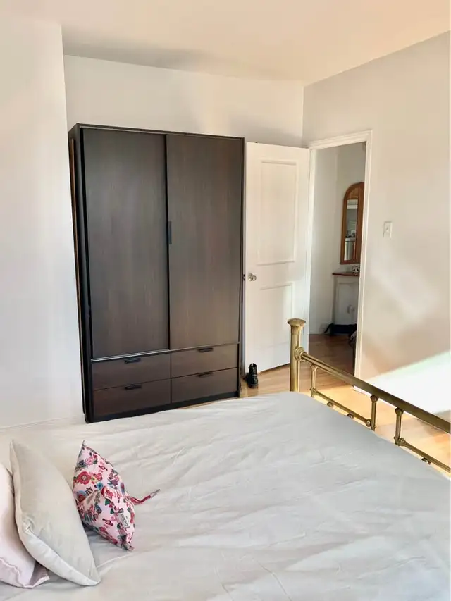 Fully renovated 4 1/2, hot water, heating, Vendome, May 1st - Photo 2