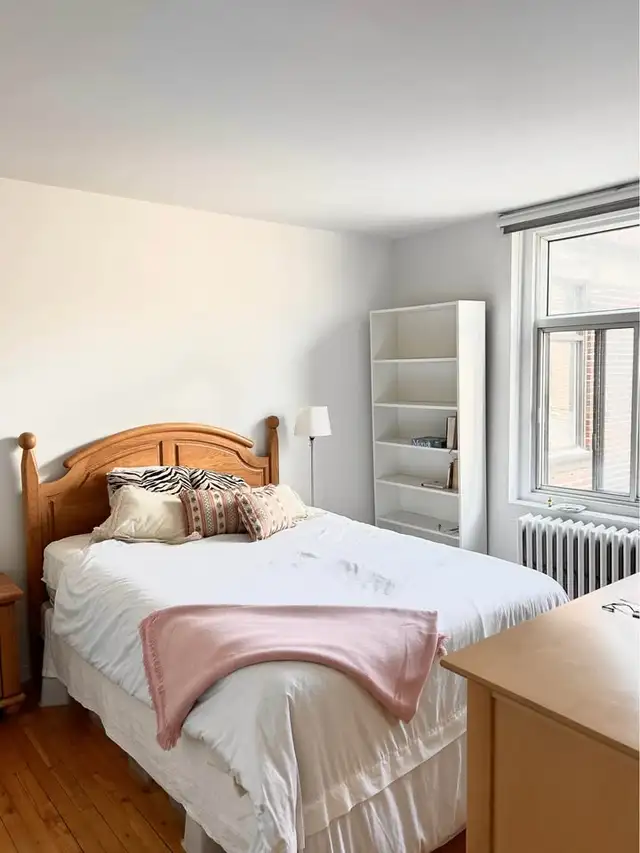 Fully renovated 4 1/2, hot water, heating, Vendome, May 1st - Photo 3