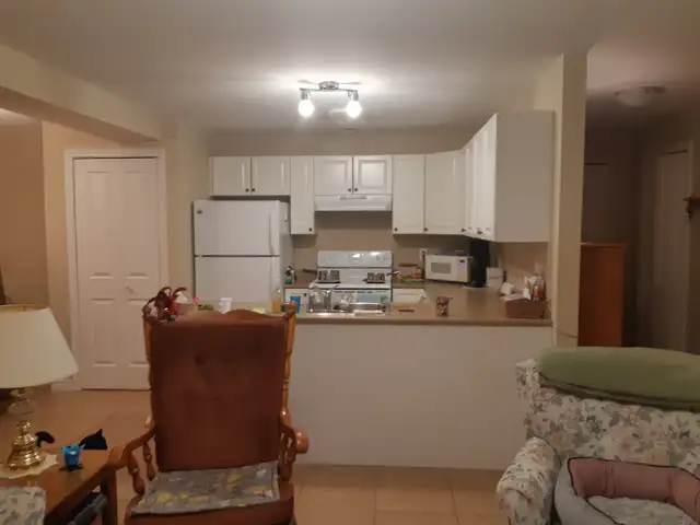 A 2 bdr apt, Heat included June, Elevator, Parking, Storage, Bus - Photo 8