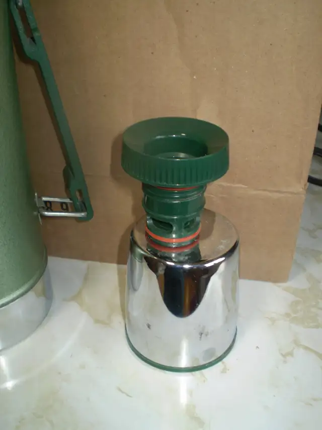 STANLEY ONE QUART THERMOS MADE 1995 LIKE NEW-$30 - Photo 3