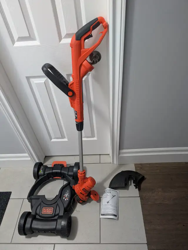 Black & Decker Corded Lawnmower/Trimmer For Sale - Photo 2