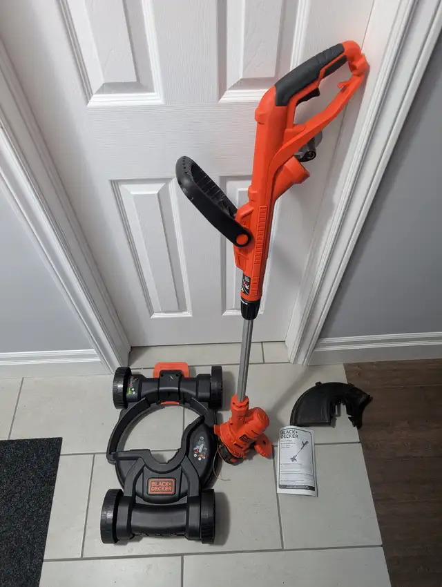 Black & Decker Corded Lawnmower/Trimmer For Sale - Photo 4