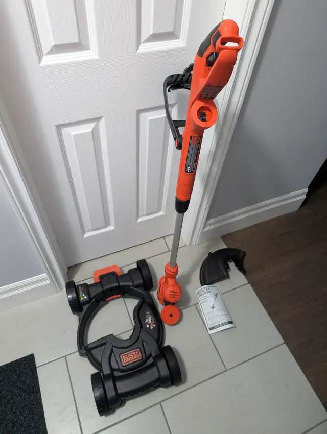 Black & Decker Corded Lawnmower/Trimmer For Sale - Photo 6