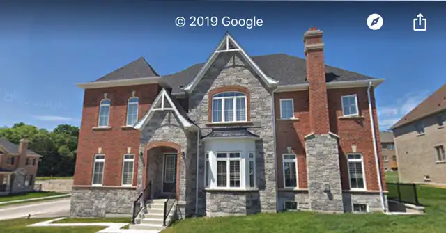 Large Room for rent in Sharon, East Gwillimbury