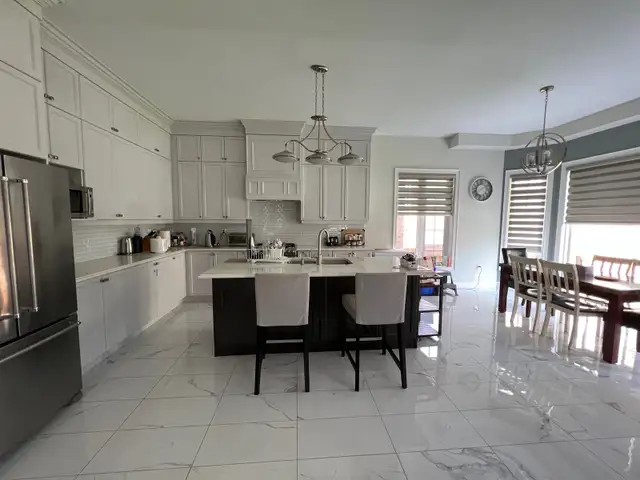 Large Room for rent in Sharon, East Gwillimbury - Photo 5