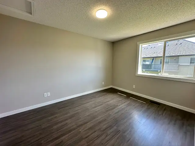 AIRDRIE: Rent to Own 3 Bedroom Townhome in Sagewood - Photo 10