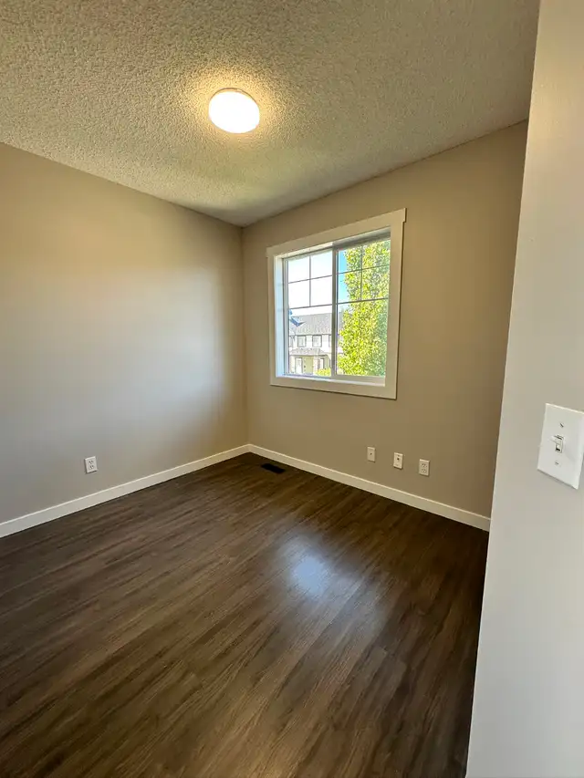 AIRDRIE: Rent to Own 3 Bedroom Townhome in Sagewood - Photo 11