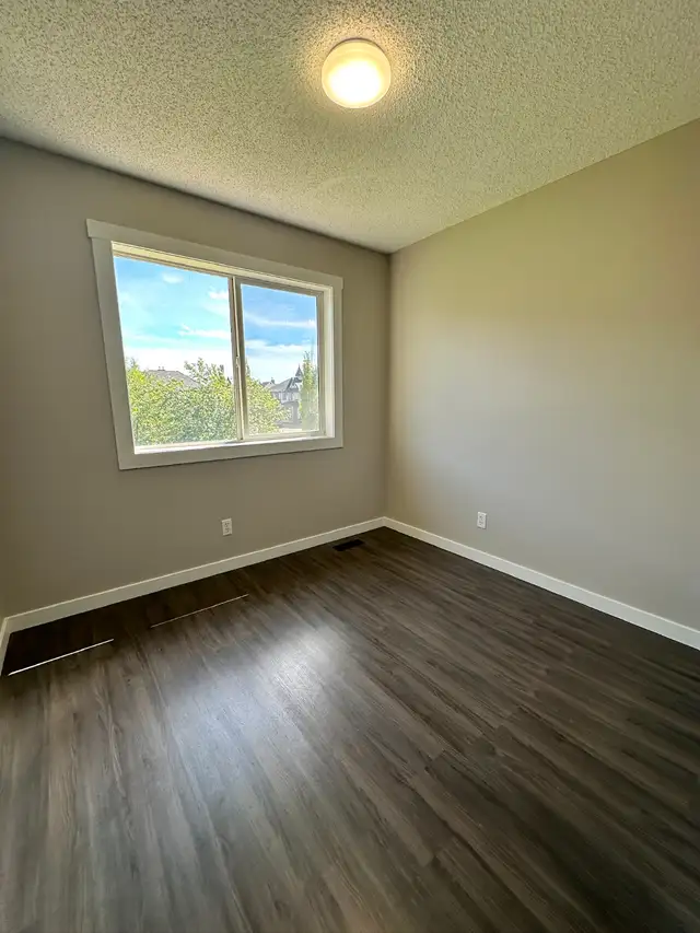 AIRDRIE: Rent to Own 3 Bedroom Townhome in Sagewood - Photo 12