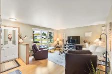 3bdrm 1040sqft Bungalow loaded w/ upgrades   26x24 dbl det Grg - Photo 3