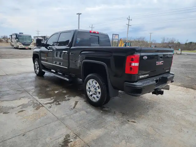2018 GMC Sierra Denali 2500HD Duramax Diesel 4x4 - Photo 6