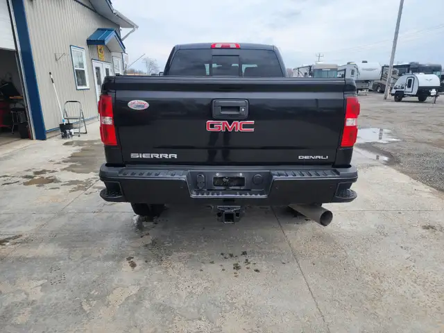 2018 GMC Sierra Denali 2500HD Duramax Diesel 4x4 - Photo 7
