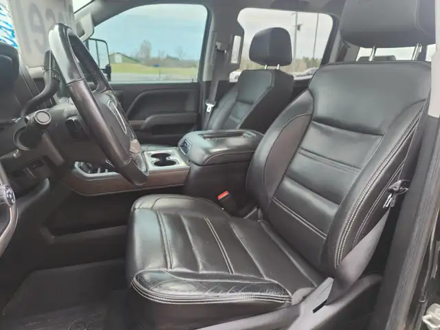 2018 GMC Sierra Denali 2500HD Duramax Diesel 4x4 - Photo 9