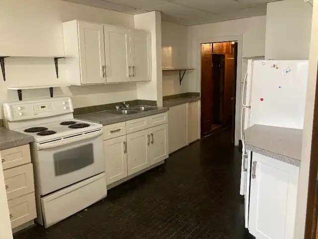 1 bedroom apartment Available now - Photo 2