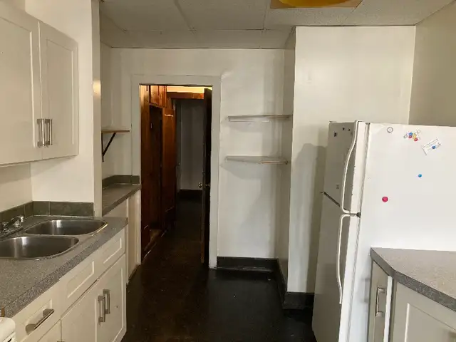 1 bedroom apartment Available now - Photo 3