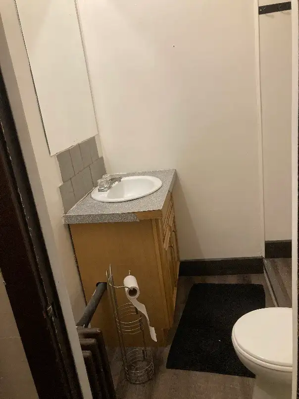 1 bedroom apartment Available now - Photo 5