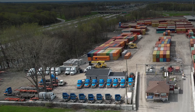 Truck Parking Available in Laval Quebec