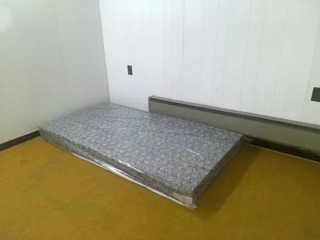 A basement apartment of two rooms for rent (two or three persons - Photo 5