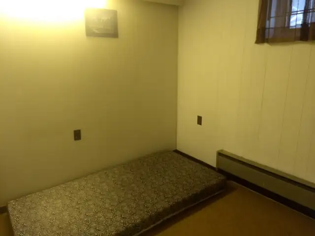 A basement apartment of two rooms for rent (two or three persons - Photo 12