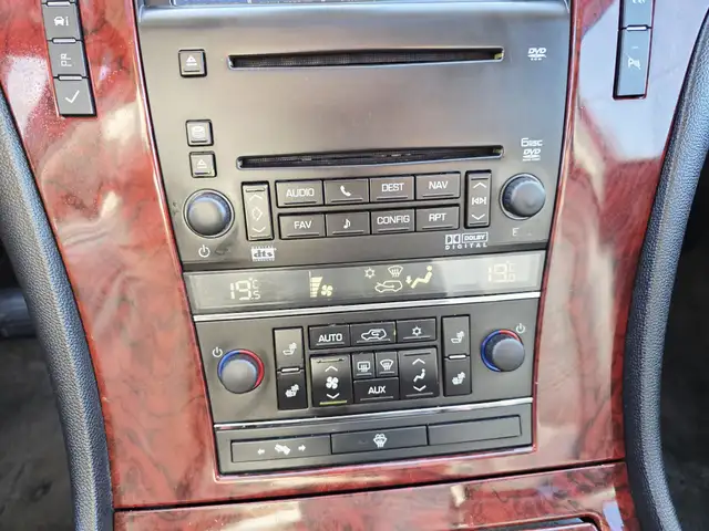 2007 Cadillac Escalade 7 Passenger Sunroof Power Heated Leather - Photo 17