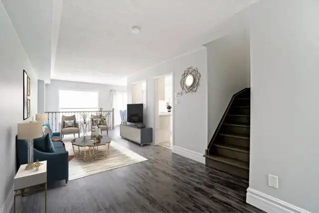 GORGEOUS TH-3 BDRMS,4 BATHS,FINISHED BASEMENT, HARDWOD-Mavis/401 - Photo 4